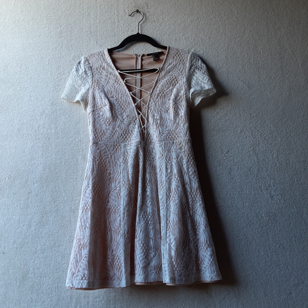 -- X -- Forever 21 Deep V Lace Up Dress - Picture 8 of 8